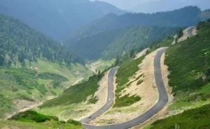 Sinthan Top: Unveiling Kashmir’s Hidden Paradise
